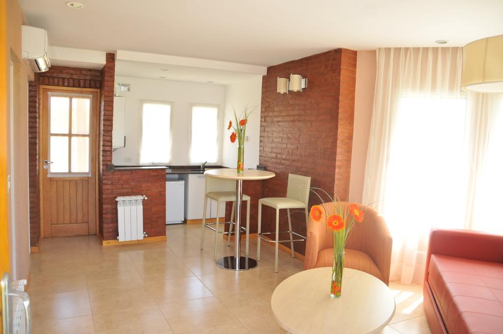 Antu Malal Hotel Plaza Huincul エクステリア 写真