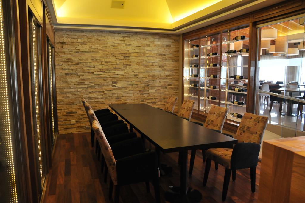 Antu Malal Hotel Plaza Huincul エクステリア 写真