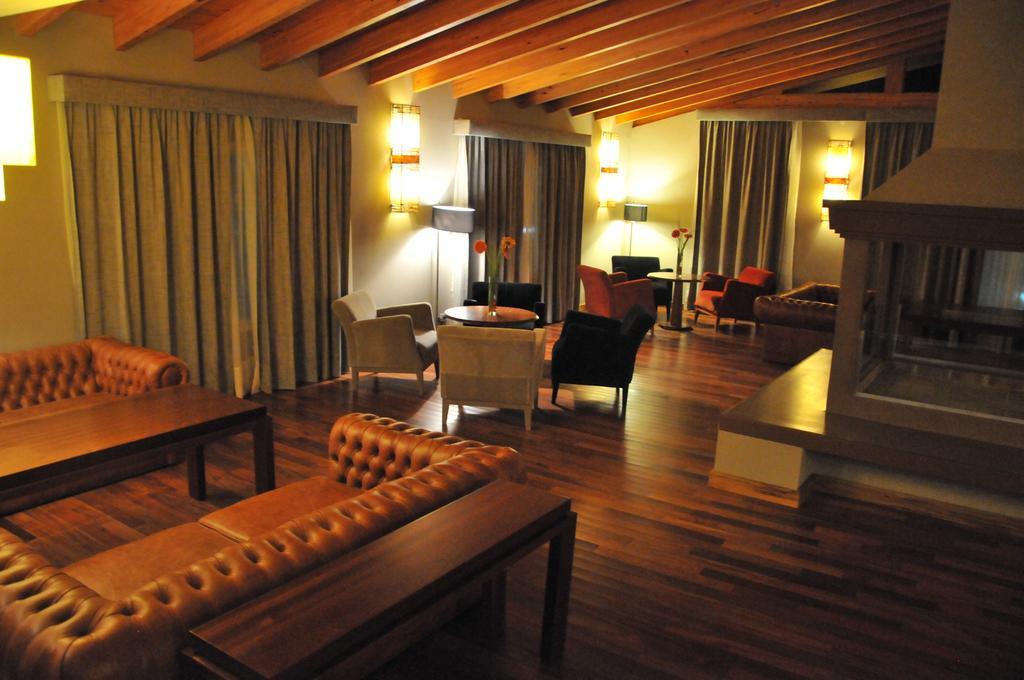 Antu Malal Hotel Plaza Huincul エクステリア 写真