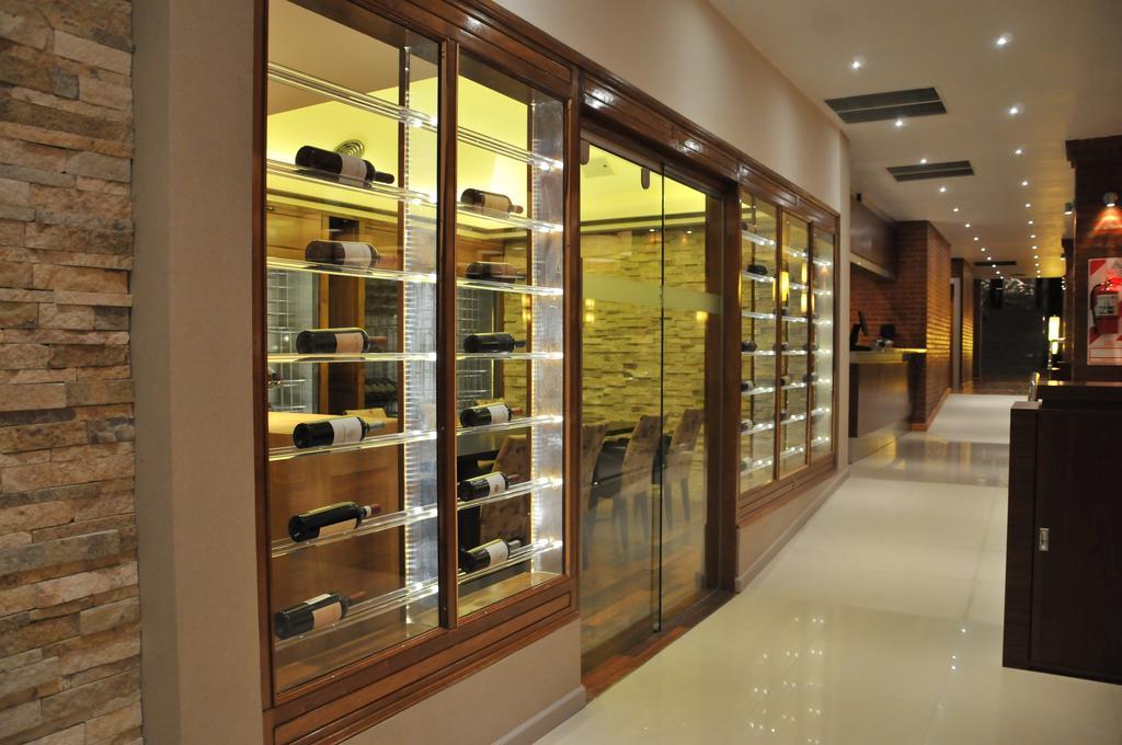 Antu Malal Hotel Plaza Huincul エクステリア 写真