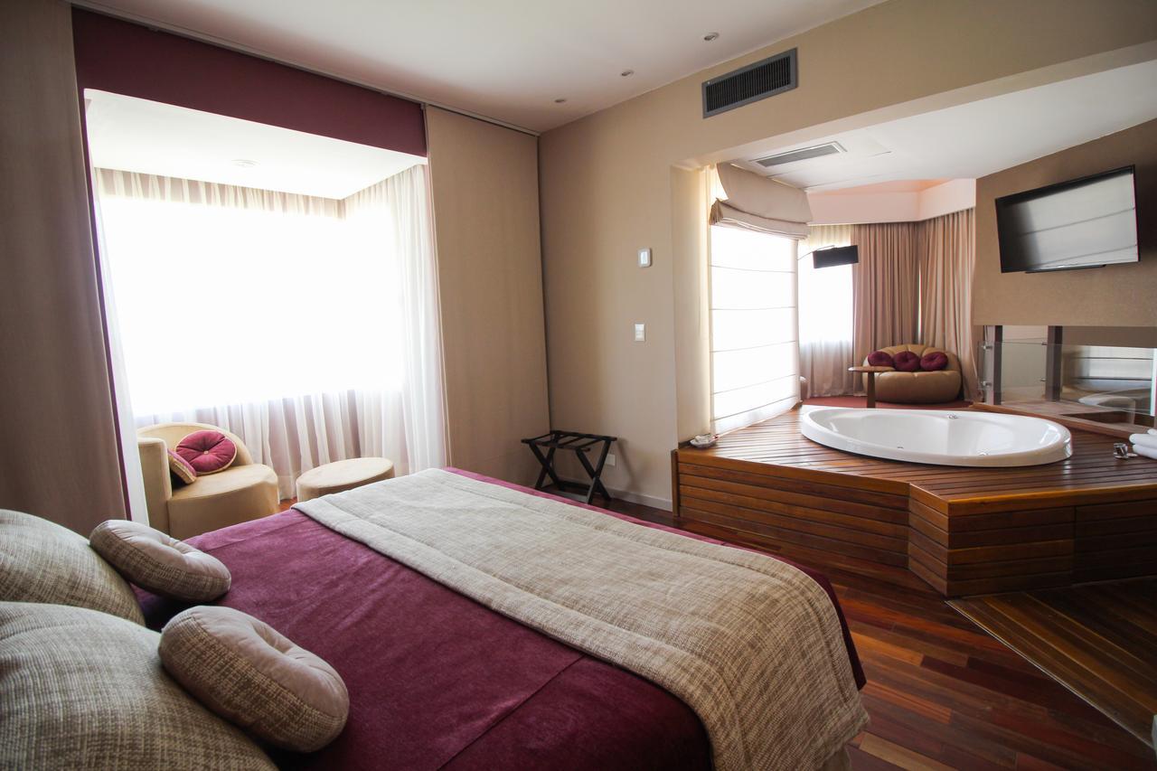 Antu Malal Hotel Plaza Huincul エクステリア 写真