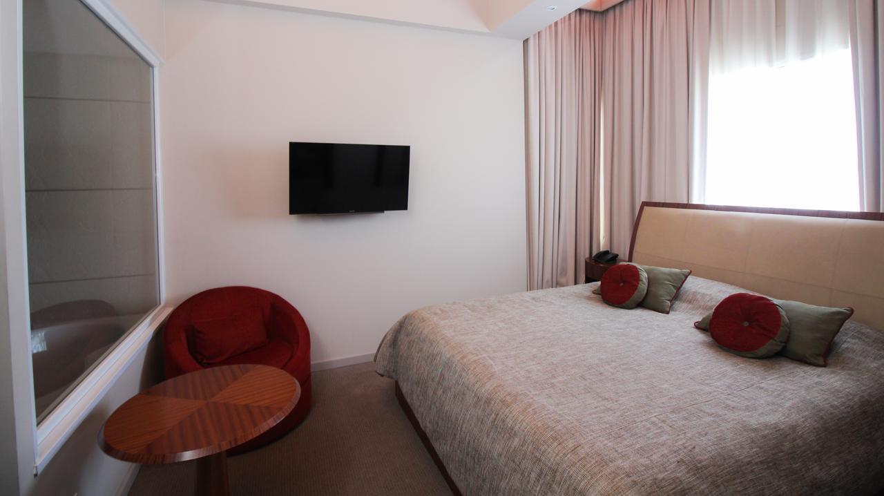 Antu Malal Hotel Plaza Huincul エクステリア 写真