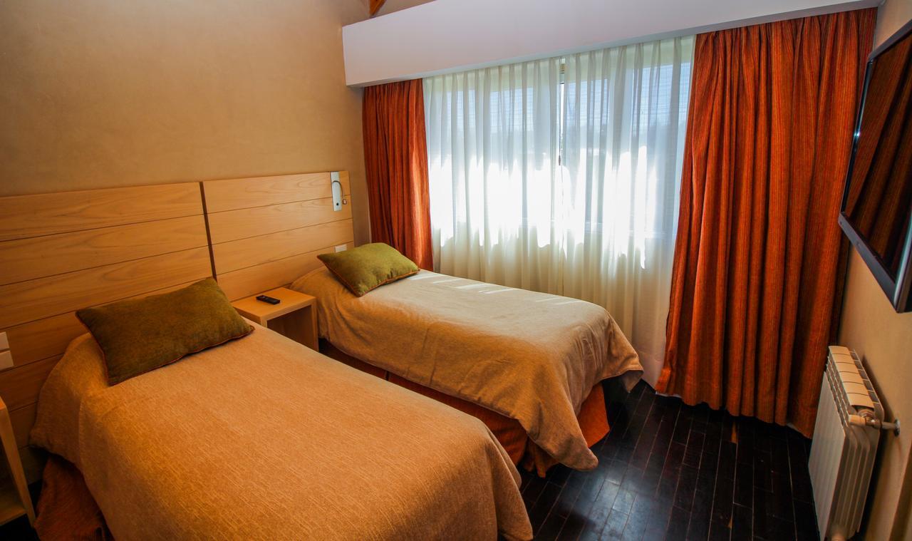 Antu Malal Hotel Plaza Huincul エクステリア 写真