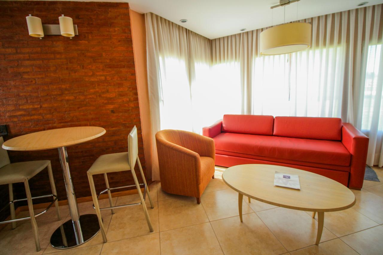 Antu Malal Hotel Plaza Huincul エクステリア 写真